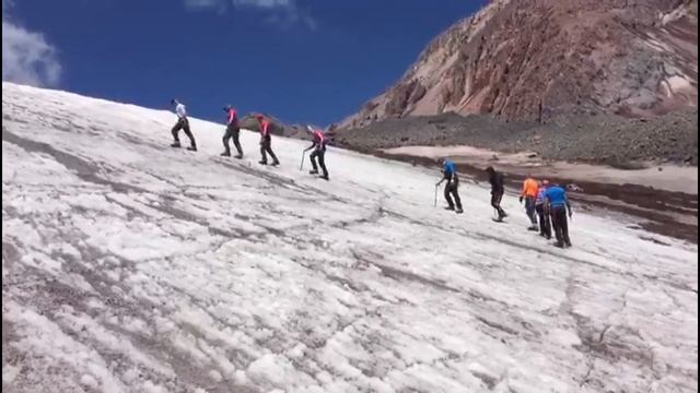 Экспедиция Клуба 7 Вершин на Казбек. Фрагменты акклиматизационного цикла. смотреть онлайн