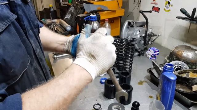 #Мотоцикл УРАЛ - что скрывают амортизаторы? ПЛАНОВАЯ ПЕРЕБОРКА АМОРТОВ смотреть онлайн