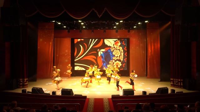 Театрализованное представление творческих коллективов ДК "Октябрь" смотреть онлайн