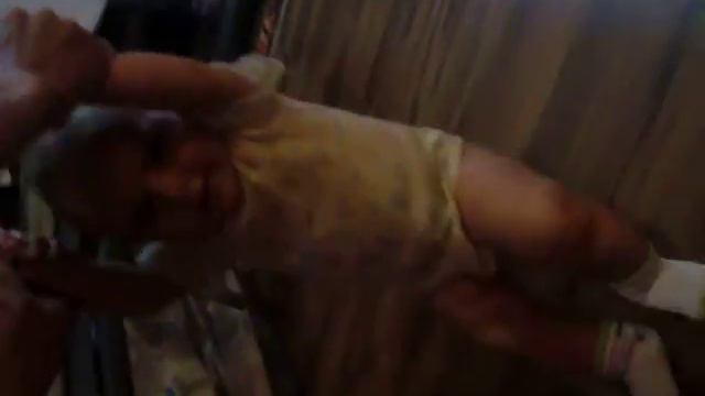 Ромео делает первые шаги в 3,5 месяца