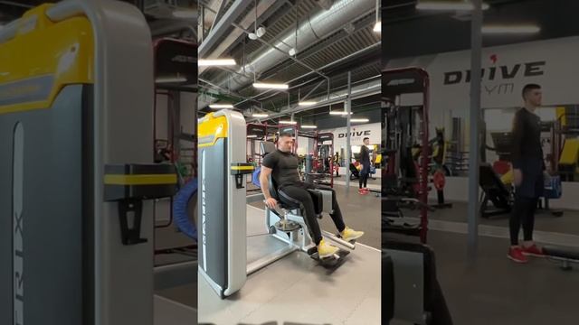 Сведения ног в тренажёре смотреть онлайн