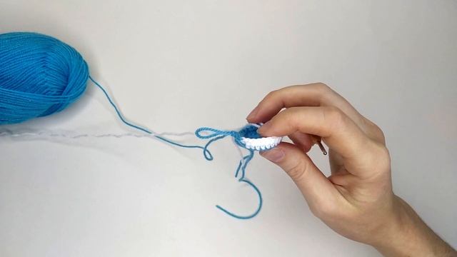 Пингвин крючком для начинающих/ Crochet penguin for beginners. смотреть онлайн