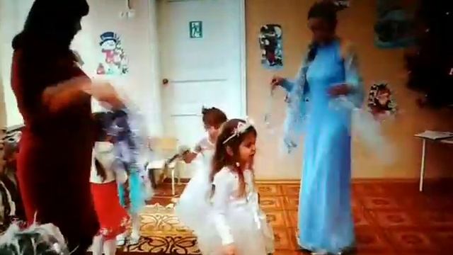 72 детский садик города Полтава, выступление ногоднего утренника 2018-2019 смотреть онлайн