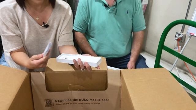 How We Get Apple Products For CHEAP | BULQ Liquidation Unboxing смотреть онлайн