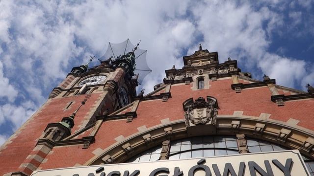 Главный железнодорожный вокзал Гданьска. Польша, июль 2019г. смотреть онлайн