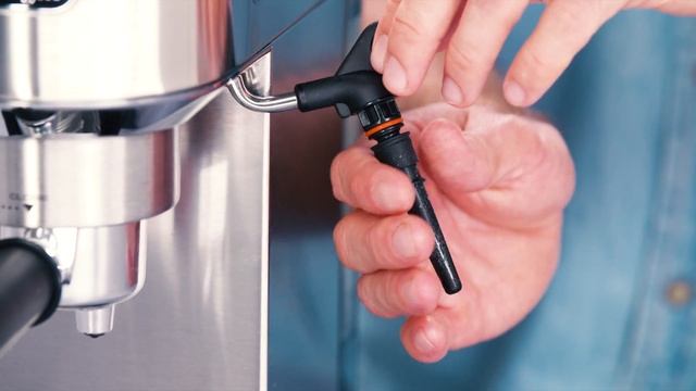 Dedica EC680 & EC685 | How to clean the steam spout смотреть онлайн