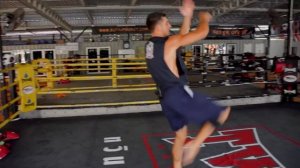 Удар КОЛЕНОМ. Комплекс из трёх упражнений. ( Дунец Виталий )