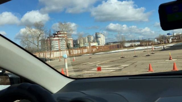 Подготовка к вождению в городе. Учимся на площадке. смотреть онлайн