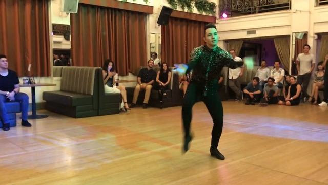 MIKE ZUNIGA 1ST PLACE MALE SOLO PRO BACHATA COMPETITION AT GRANADAS LA 2018 смотреть онлайн