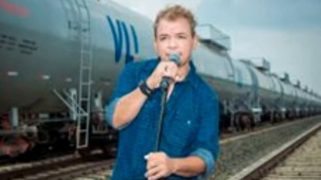 CICINHO COM CORAÇAO DIVIDIDO смотреть онлайн