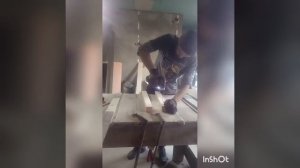 Ящик под холодильник на мебельных колёсах