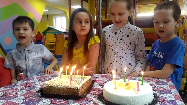 День рождение Ксюши 8лет , Даши 5 лет смотреть онлайн