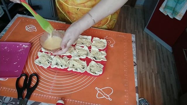 Быстро и невероятно вкусно,корзиночки из слоеного теста с жульенной начинкой смотреть онлайн