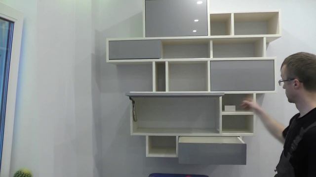 Подвесные полки в детскую комнату. Фасады без ручек из акрила. Фурнитура Blum. смотреть онлайн