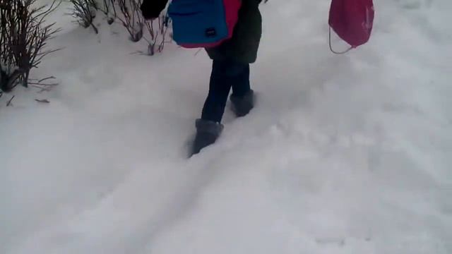 Вика и поход по снегу смотреть онлайн