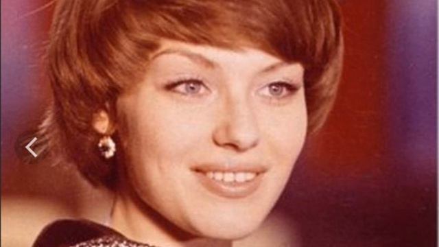 Сексуальная Ирина Понаровская В Купальнике – Меня Это Не Касается 1976