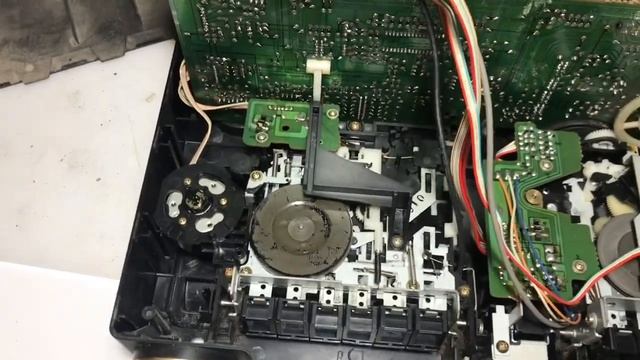Boombox Sony CFS-710L - SMONTAGGIO - parte 4 смотреть онлайн