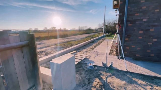 Монолитный забор на свайно-ростверковом фундаменте. Монолитные Решения