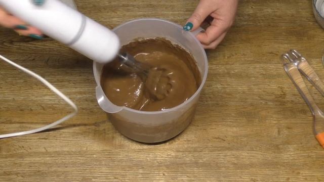 ?ОТЛИЧНЫЙ ШОКОЛАДНЫЙ БИСКВИТ В МИКРОВОЛНОВКЕ ? ПРОСТО ВСЁ СМЕШАЛ И..? смотреть онлайн