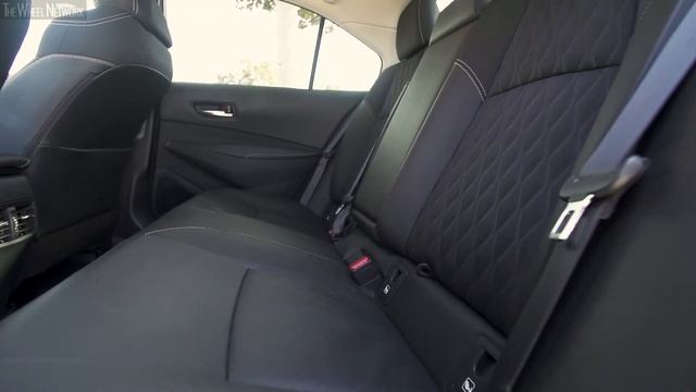 2019 Toyota Corolla Sedan Hybrid Interior (EU Spec) смотреть онлайн