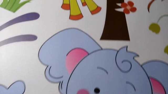 Самоклеющаяся наклейка на стену Веселые зверята смотреть онлайн