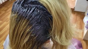 Окрашивание волос.Растяжка цвета.Блонд.Притемнение корней.