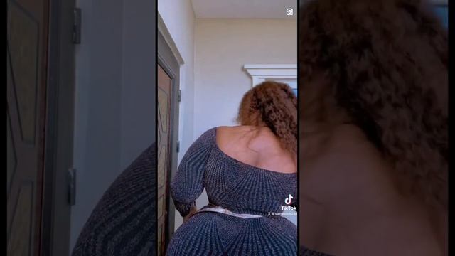 Sierra Edoh ?? | Nigerian Fashion Model | Plus-sized Model | Entrepreneur | Instagram Star | Bio