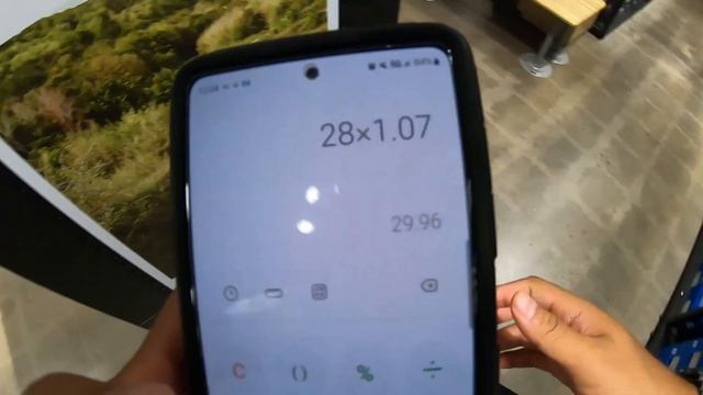 Going To The Outlets To Find What Shoes We Can Resell Online смотреть онлайн