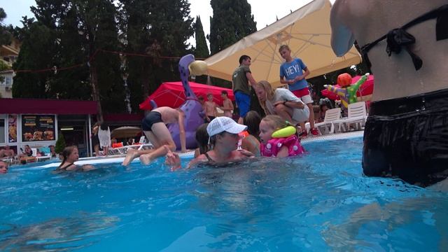 веселый отдых всей семьёй - аквапарк Лазаревский номер 1 - Сочи, Лазаревское 2022.mp4 смотреть онлайн