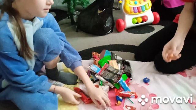 Распаковка ПОДАРКОВ смотреть онлайн