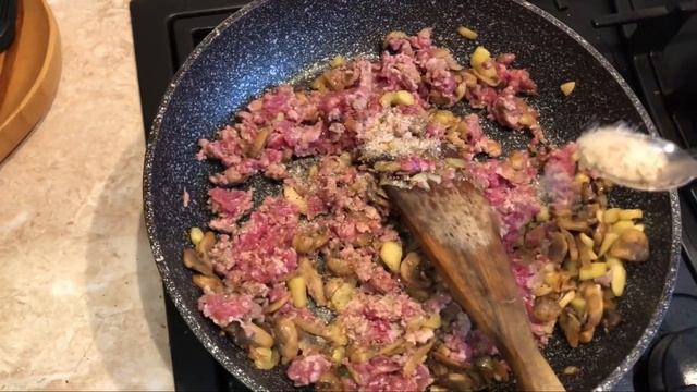 Кето рецепт СПАГЕТТИ ИЗ КАБАЧКА С ФАРШЕМ И ГРИБАМИ смотреть онлайн