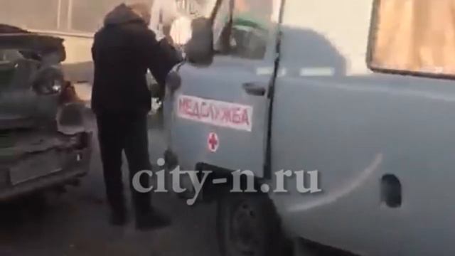 В протараненных новокузнецким Волгобасом машинах есть пострадавший смотреть онлайн