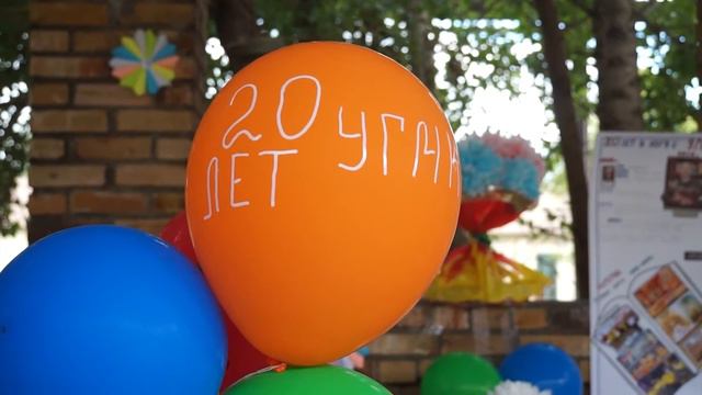 Металлурги готовятся отмечать профессиональный праздник. Начали с украшения прицеховых территорий смотреть онлайн