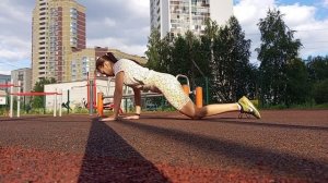 ОТЖИМАНИЯ с НУЛЯ для НАЧИНАЮЩИХ. КАК научиться ОТЖИМАТЬСЯ от пола? Техника отжиманий.