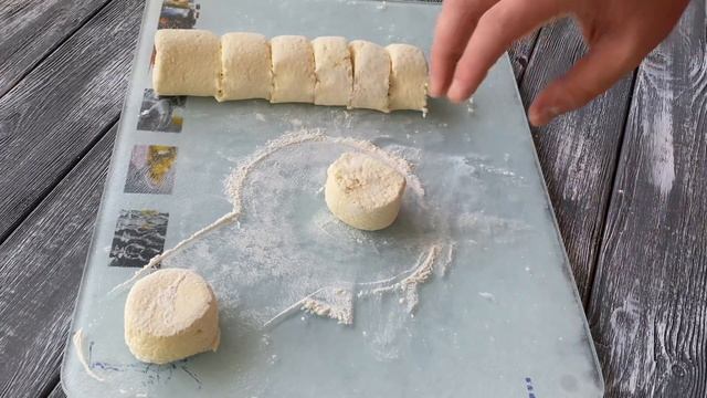 ПЫШНЫЕ СЫРНИКИ ! НЕЖНАЯ, ТВОРОЖНАЯ ВКУСНЯТИНА СЫРНИКИ С МАЛИНОЙ смотреть онлайн