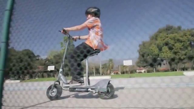 Электросамокат Razor E300S с сиденьем: Видео обзор смотреть онлайн