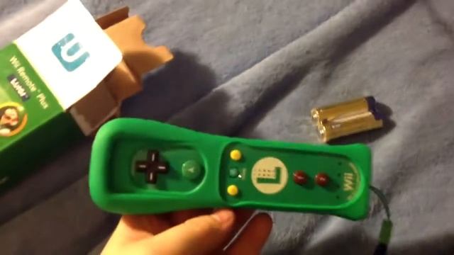 Unboxing of Luigi Themed Wii Remote Plus смотреть онлайн