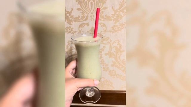 ~ Смузи со шпинатом, вишней и соевым молоком ~