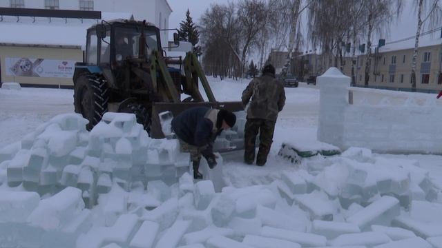 В Мамадыше возводят ледовый городок смотреть онлайн