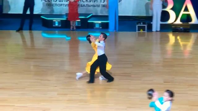 Марат Демидов - Мария Пышная Royal Ball Дети 2 Open Квикстеп смотреть онлайн