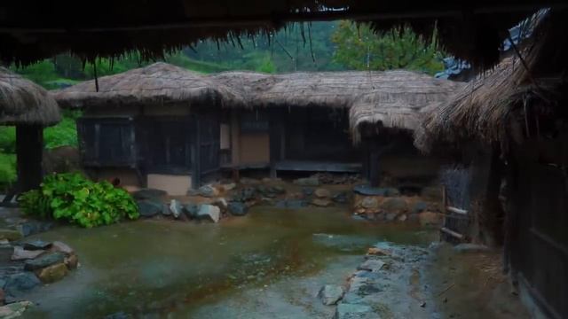 [빗소리 ASMR] 오래된 마을, 처마밑에서 듣는 심신을 달래는 차분한 빗소리. 명상, 치유, 휴식 смотреть онлайн