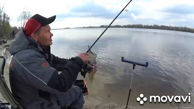 Фидер на Днепре. Рыбалка дружной компанией. Лещ, плотва 20.04.21 смотреть онлайн