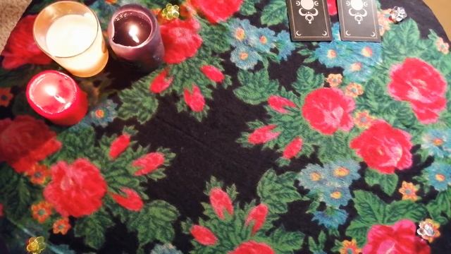 Гадание на Таро: Есть ли на мне порча или сглаз? Почему так трудно в любви? смотреть онлайн