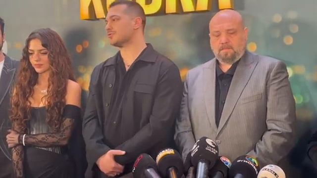 Kübra dizisinin galası gerçekleşti! Çağatay Ulusoy'un heyecanı dikkat çekti.. смотреть онлайн