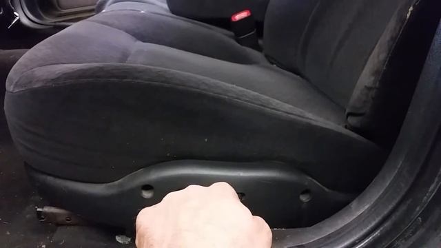 BI1157 - 2000 Dodge Intrepid - Driver Side Front Seat смотреть онлайн