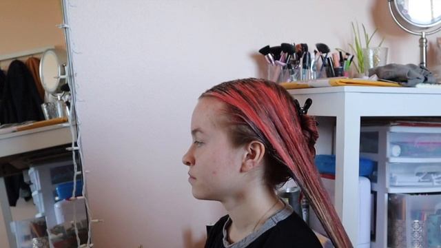 DYEING MY HAIR PEACH | With L'Oréal Paris Colorista Semi-Permanent Hair Color