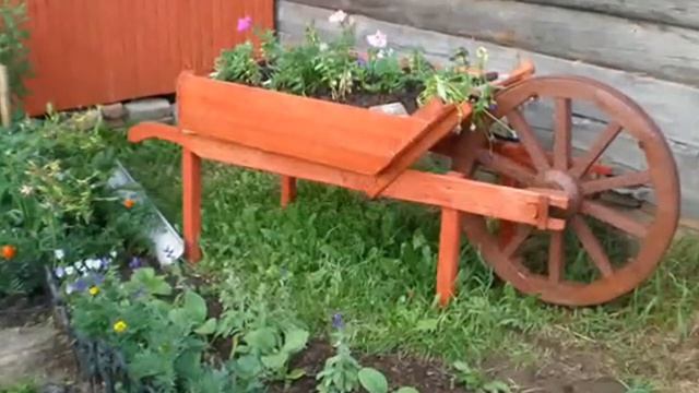 Любимые поделки наших дачников во дворе. Как украсить двор смотреть онлайн