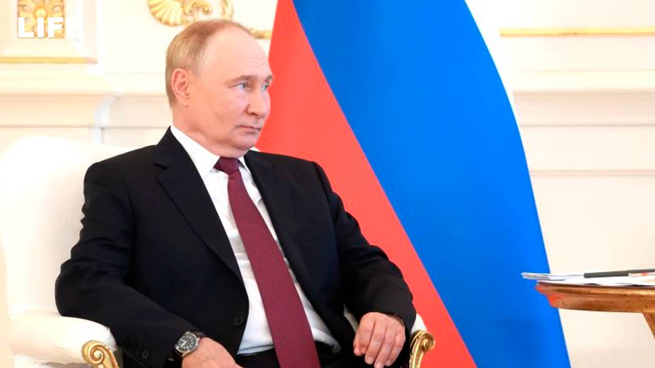 Путин беседует с зампремьера Сербии смотреть онлайн