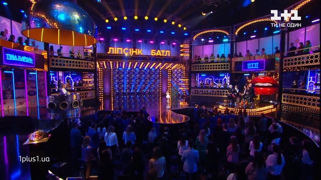 Юрій Ткач «GANGNAM STYLE» vs Ігор Ласточкін «Дикі танці» – Ліпсінк Батл смотреть онлайн