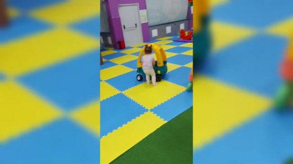 Entertainment and games in the game room. / Развлечения и игры в игровой комнате.